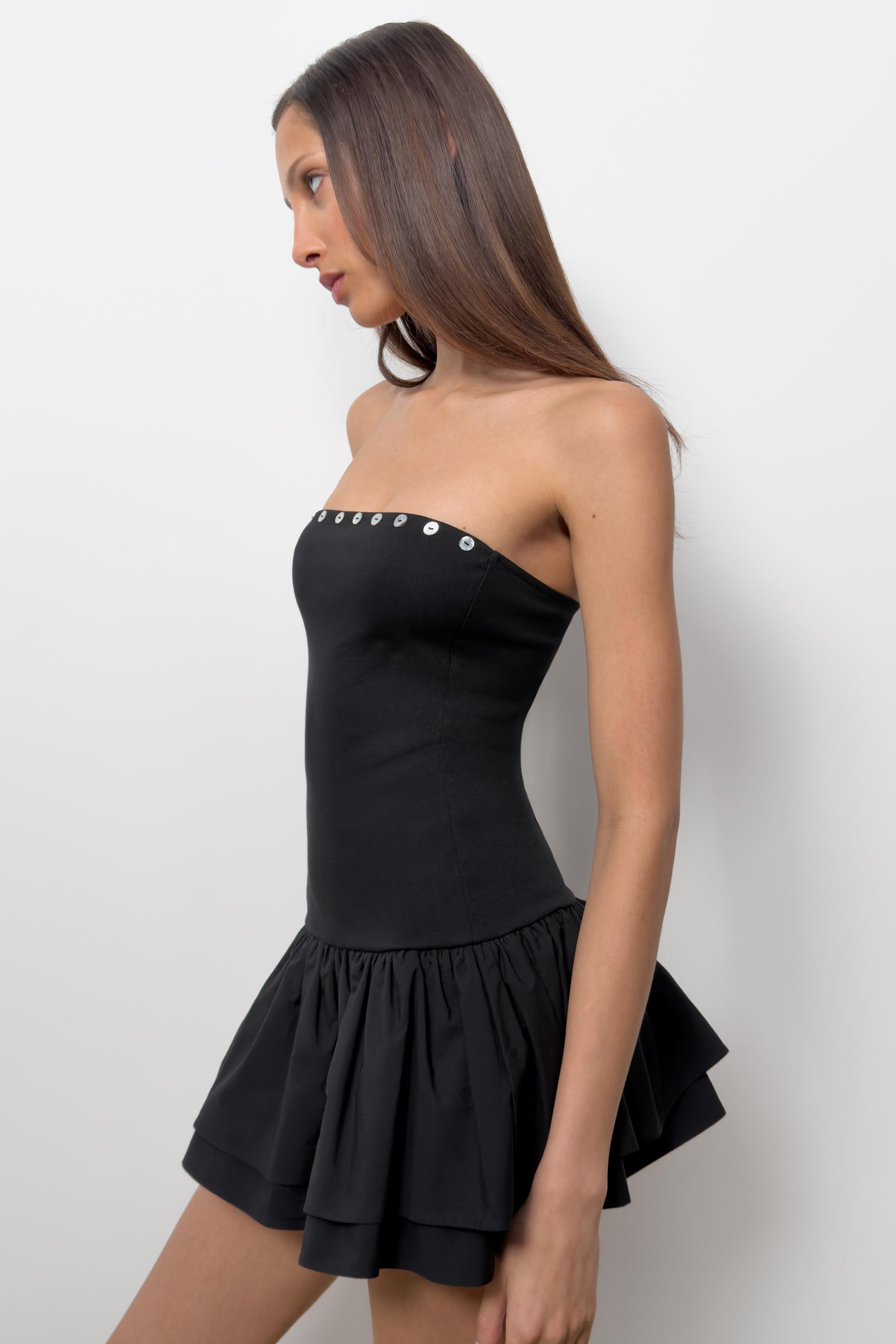 ROBE COURTE À VOLANTS